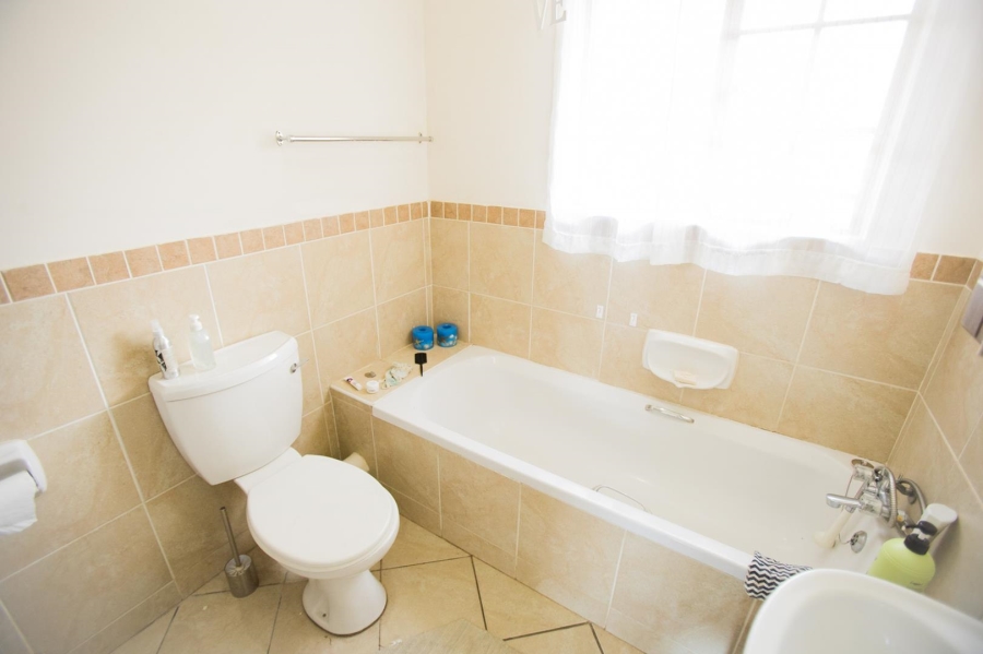 To Let 2 Bedroom Property for Rent in Mooikloof Ridge Gauteng