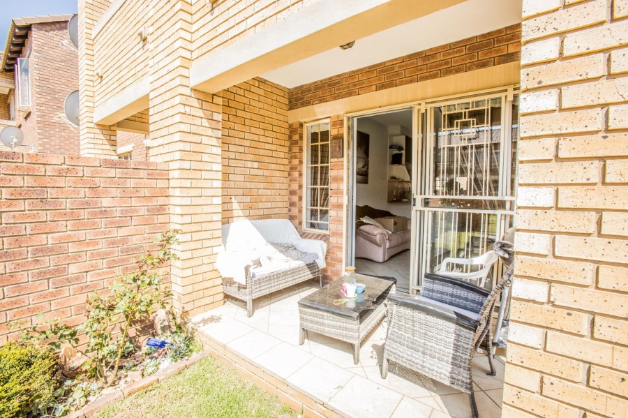 To Let 2 Bedroom Property for Rent in Mooikloof Ridge Gauteng