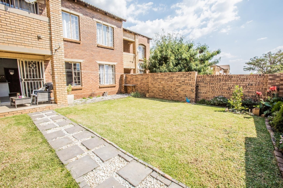 To Let 2 Bedroom Property for Rent in Mooikloof Ridge Gauteng