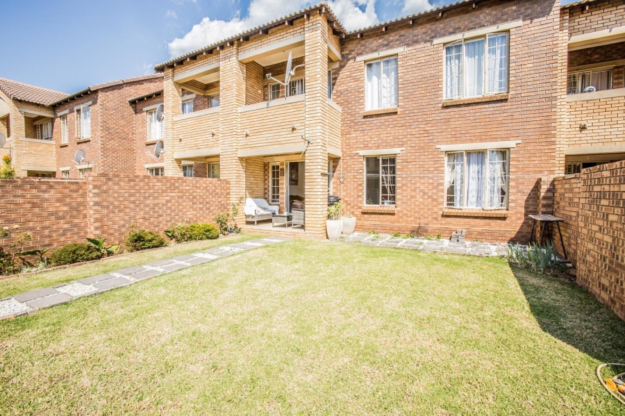 To Let 2 Bedroom Property for Rent in Mooikloof Ridge Gauteng