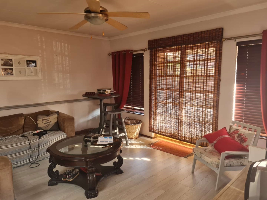 To Let 2 Bedroom Property for Rent in Eldoraigne Gauteng