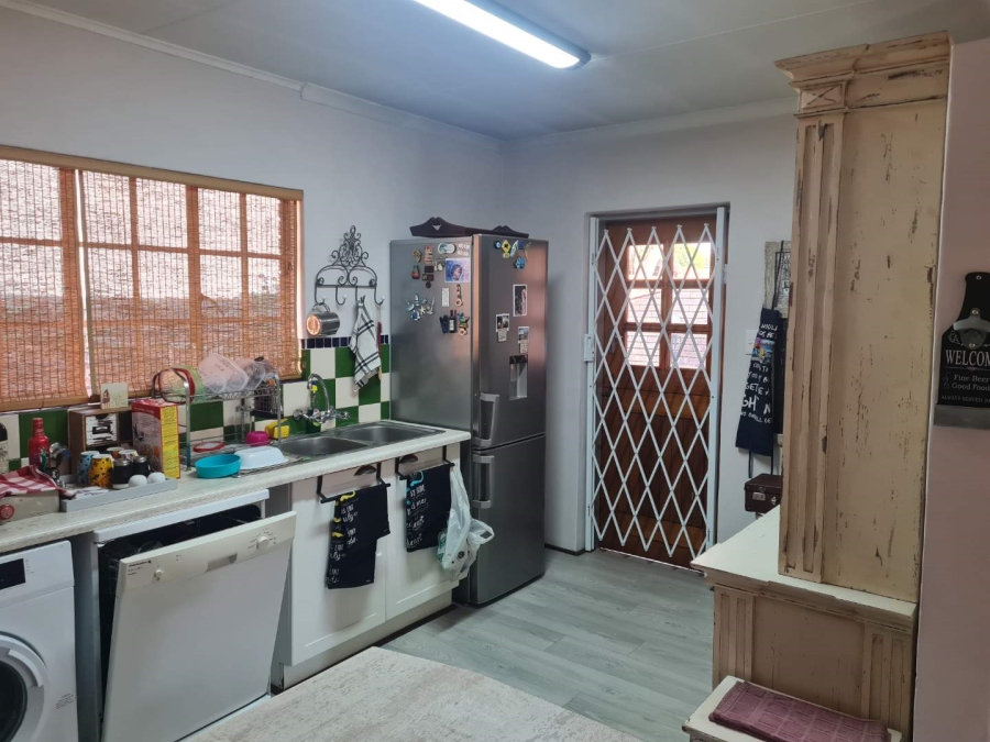 To Let 2 Bedroom Property for Rent in Eldoraigne Gauteng