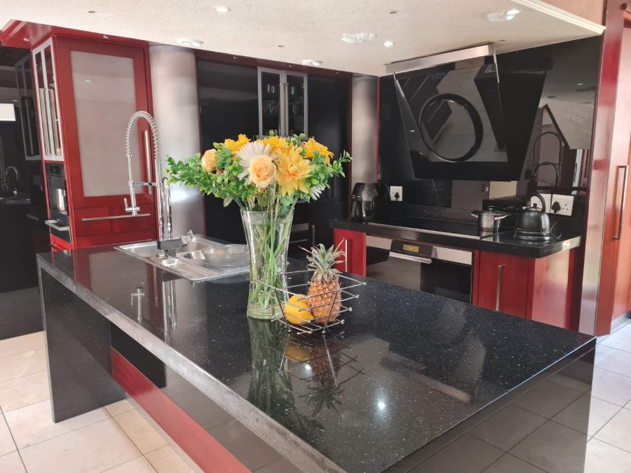 5 Bedroom Property for Sale in Zwartkop Golf Estate Gauteng