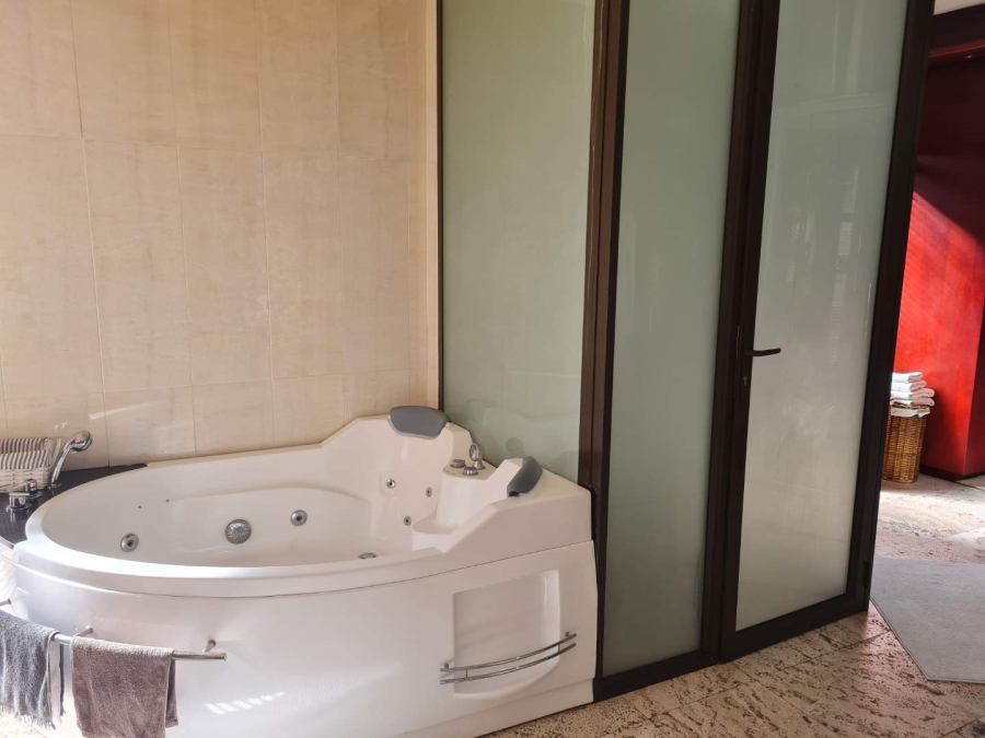 5 Bedroom Property for Sale in Zwartkop Golf Estate Gauteng