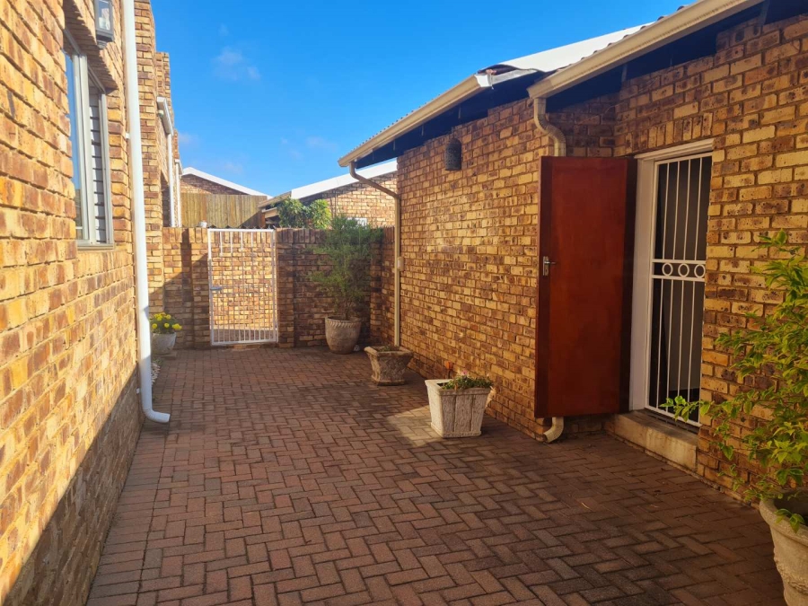 3 Bedroom Property for Sale in Zwartkop Gauteng