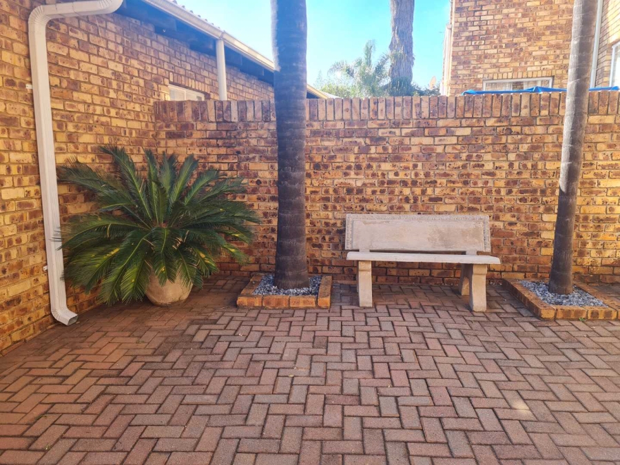 3 Bedroom Property for Sale in Zwartkop Gauteng