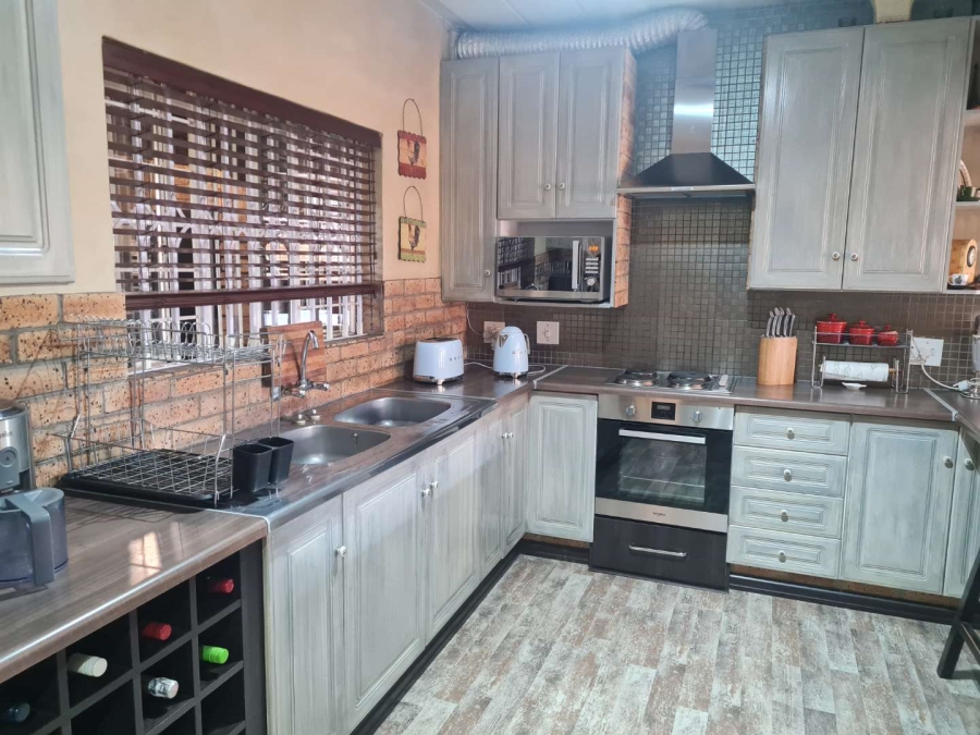 3 Bedroom Property for Sale in Zwartkop Gauteng