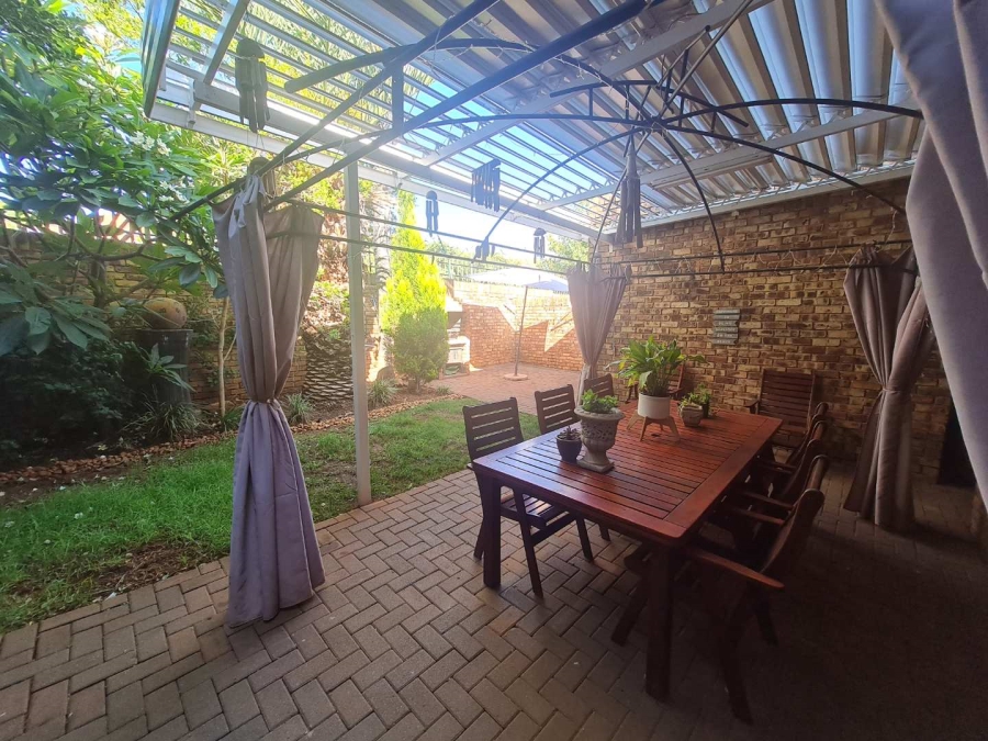 3 Bedroom Property for Sale in Zwartkop Gauteng