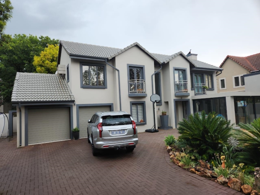 4 Bedroom Property for Sale in Zwartkop Golf Estate Gauteng