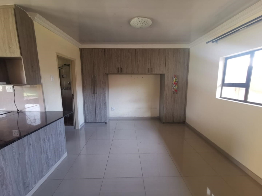 To Let 1 Bedroom Property for Rent in Brackenhurst Gauteng