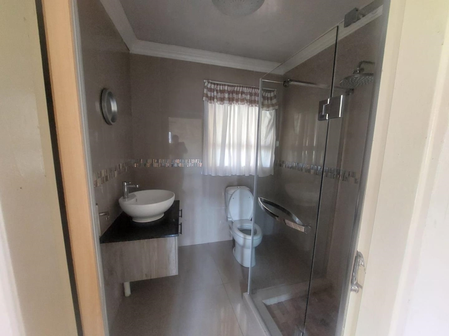 To Let 1 Bedroom Property for Rent in Brackenhurst Gauteng