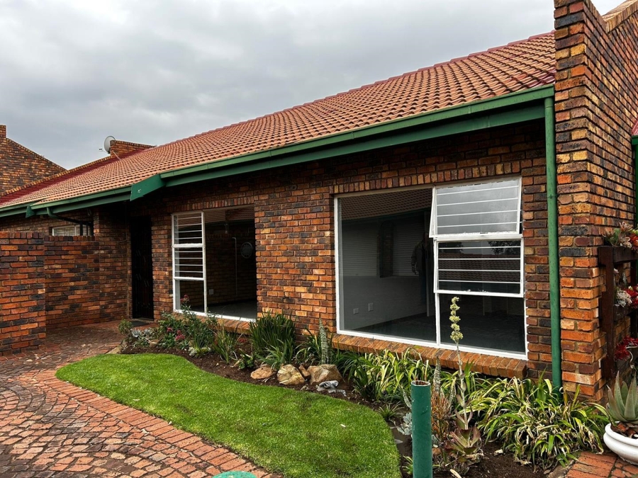To Let 2 Bedroom Property for Rent in Mayberry Park Gauteng