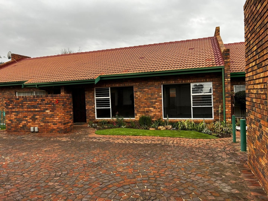 To Let 2 Bedroom Property for Rent in Mayberry Park Gauteng