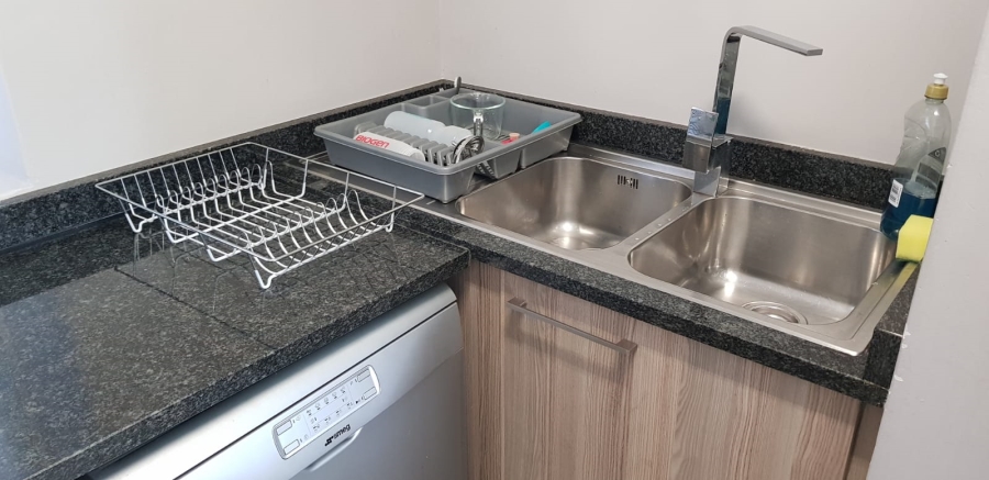 To Let 3 Bedroom Property for Rent in Oaklands Gauteng