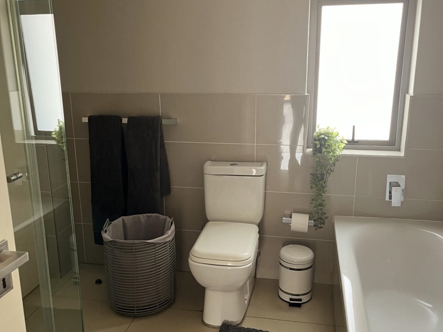 3 Bedroom Property for Sale in Oaklands Gauteng