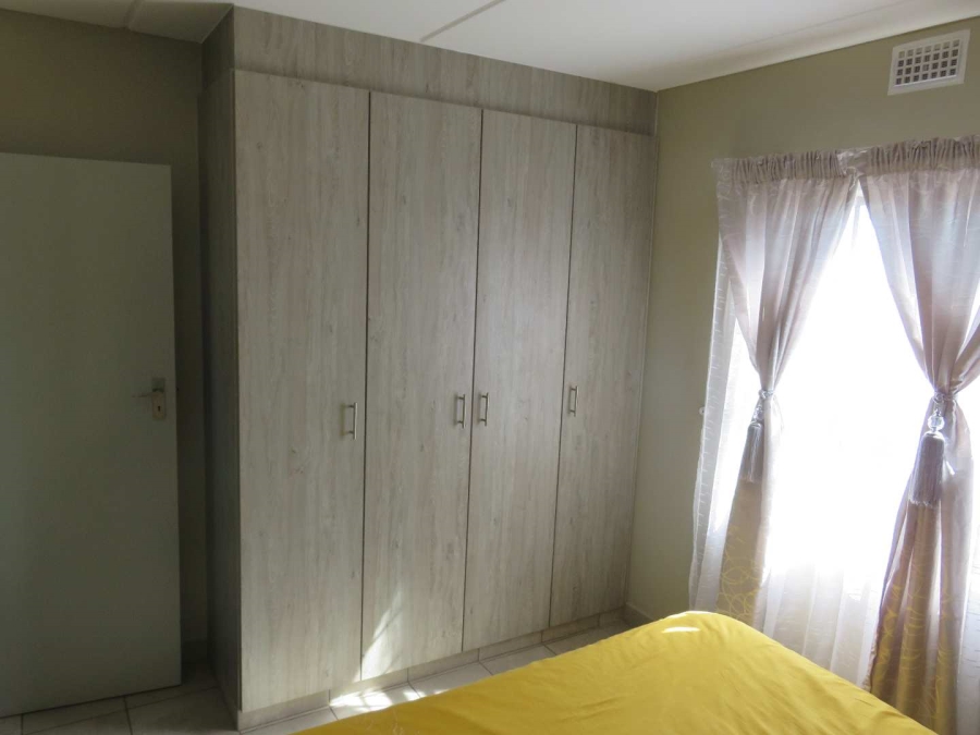 2 Bedroom Property for Sale in Montana Tuine Gauteng