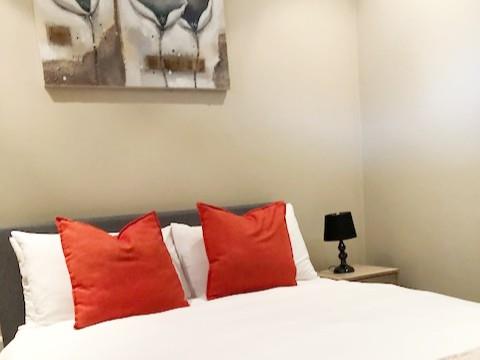To Let 2 Bedroom Property for Rent in Sandhurst Gauteng