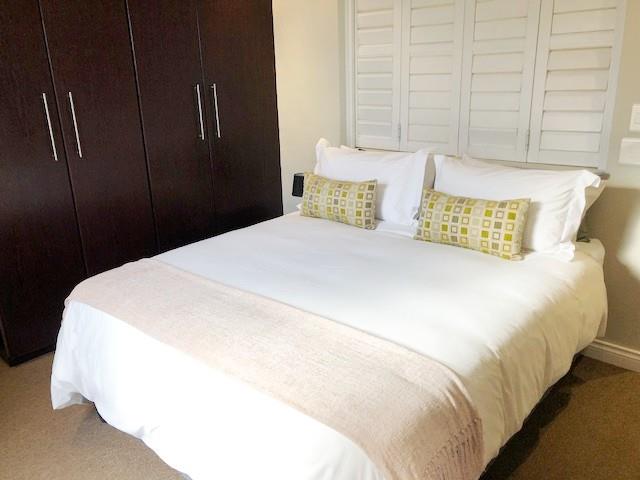 To Let 2 Bedroom Property for Rent in Sandhurst Gauteng