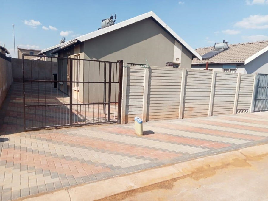 To Let 2 Bedroom Property for Rent in Sky City Gauteng