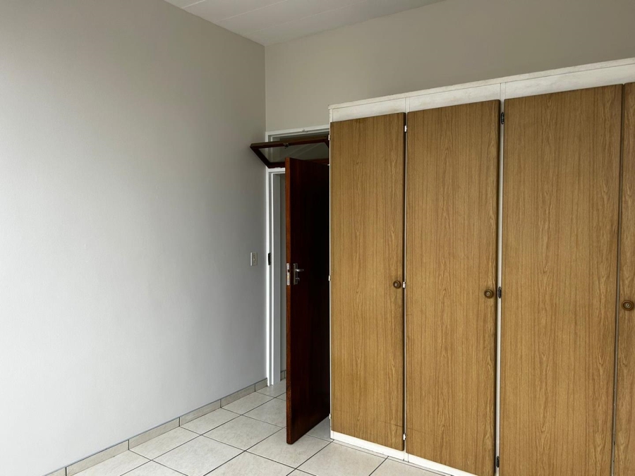 2 Bedroom Property for Sale in Gosforth Park Gauteng