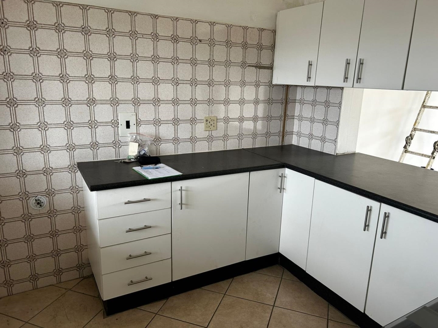 2 Bedroom Property for Sale in Gosforth Park Gauteng