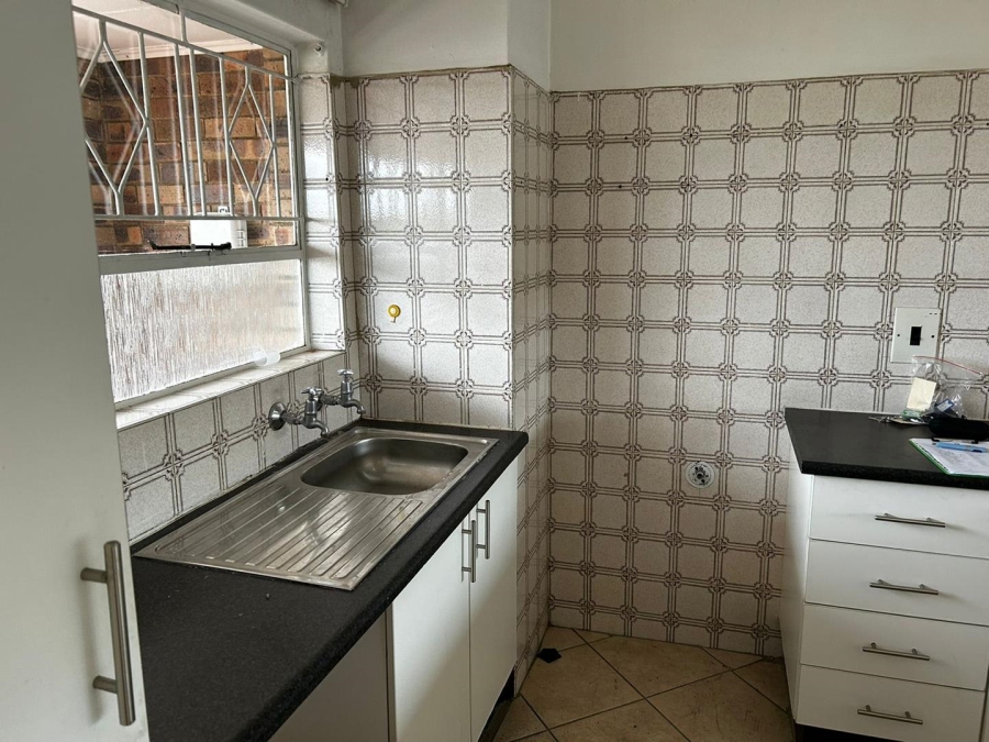 2 Bedroom Property for Sale in Gosforth Park Gauteng