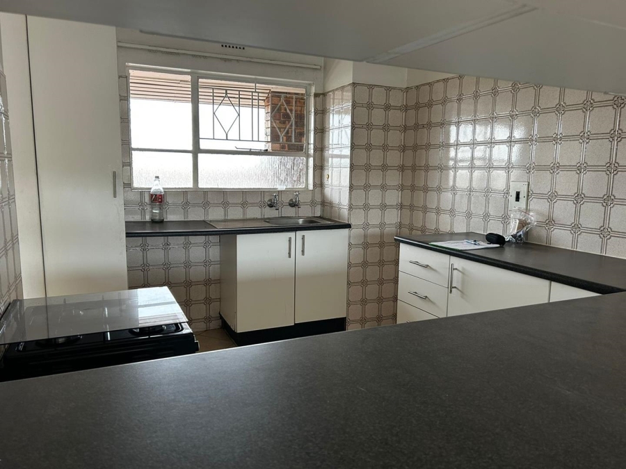 2 Bedroom Property for Sale in Gosforth Park Gauteng