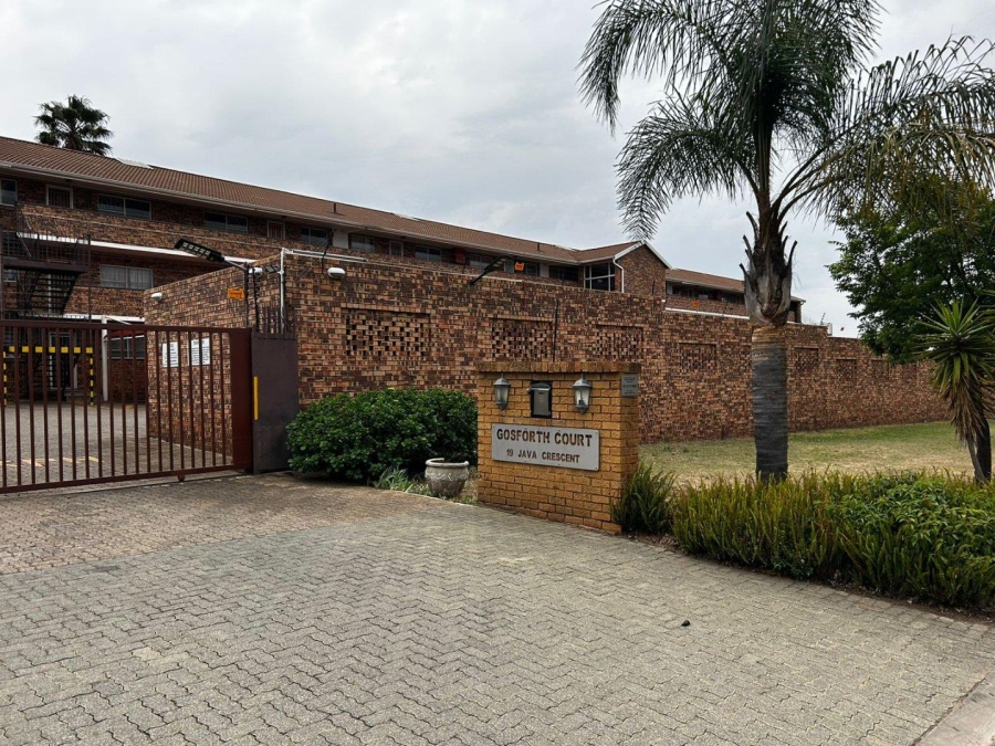 2 Bedroom Property for Sale in Gosforth Park Gauteng