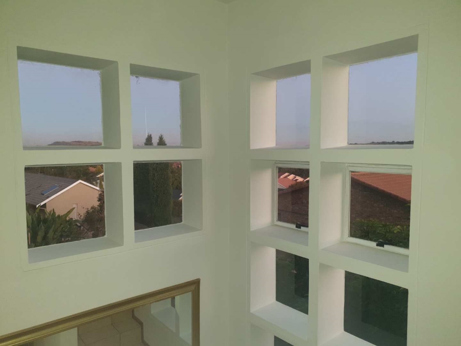 2 Bedroom Property for Sale in Ridgeway Gauteng