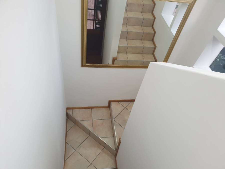 2 Bedroom Property for Sale in Ridgeway Gauteng