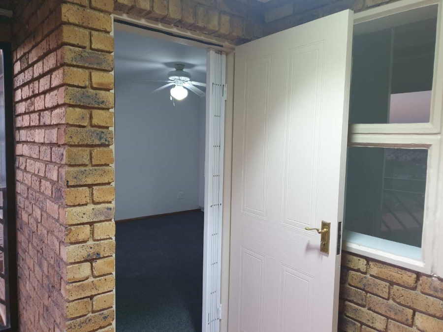 2 Bedroom Property for Sale in Ridgeway Gauteng