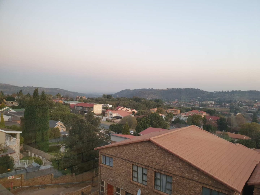 2 Bedroom Property for Sale in Ridgeway Gauteng