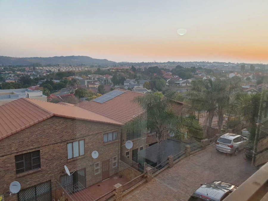 2 Bedroom Property for Sale in Ridgeway Gauteng