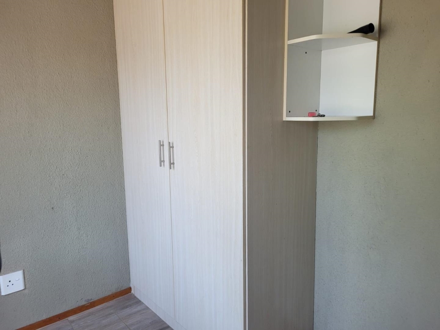 2 Bedroom Property for Sale in Honeydew Grove Gauteng