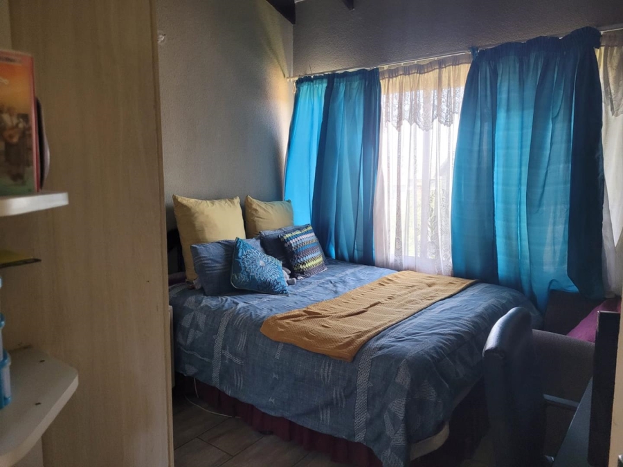 2 Bedroom Property for Sale in Honeydew Grove Gauteng