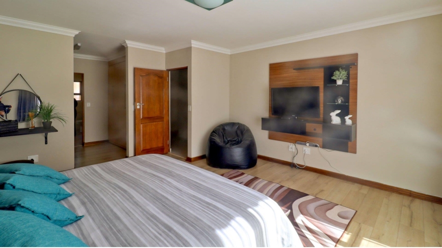 To Let 4 Bedroom Property for Rent in The Wilds Gauteng