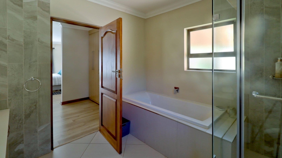To Let 4 Bedroom Property for Rent in The Wilds Gauteng