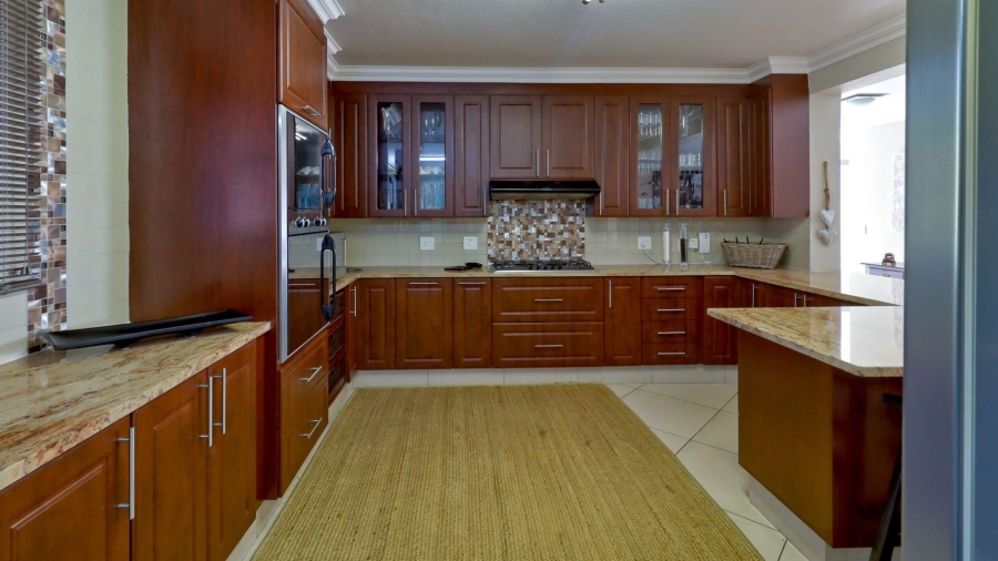 To Let 4 Bedroom Property for Rent in The Wilds Gauteng