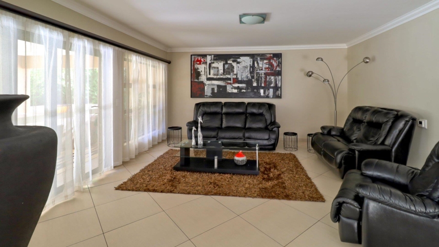 To Let 4 Bedroom Property for Rent in The Wilds Gauteng