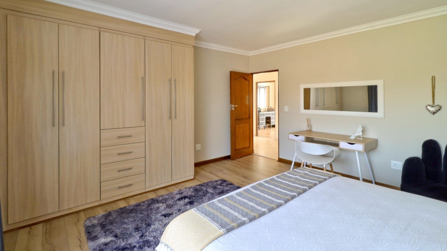 To Let 4 Bedroom Property for Rent in The Wilds Gauteng