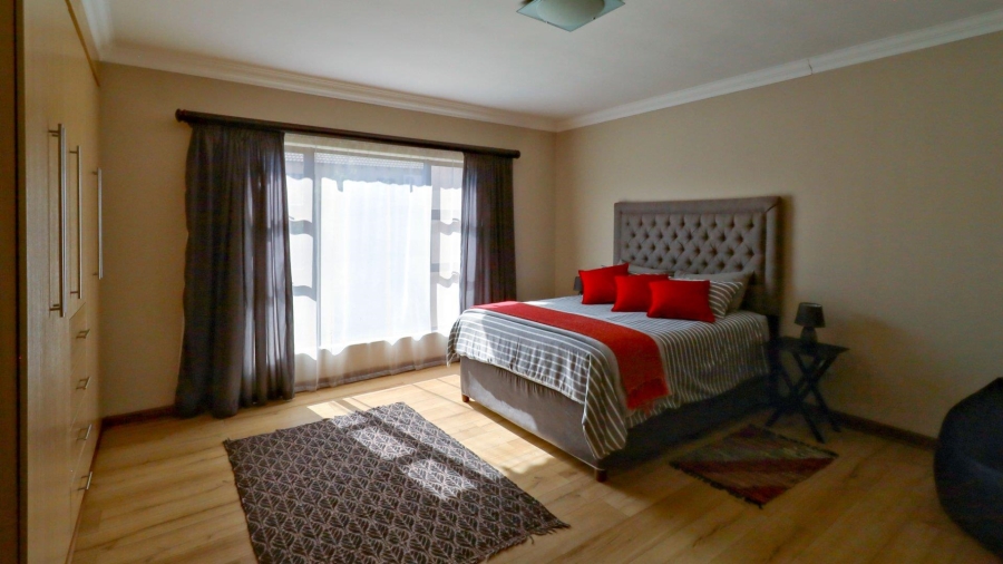 To Let 4 Bedroom Property for Rent in The Wilds Gauteng