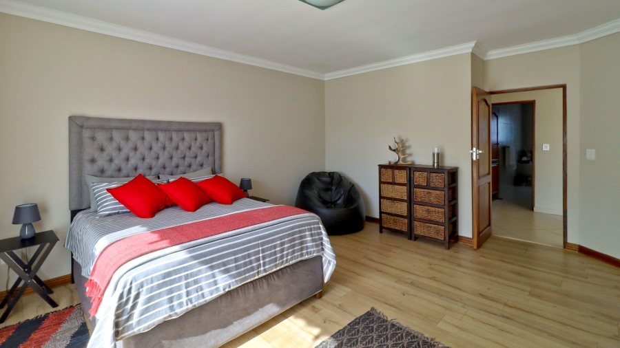 To Let 4 Bedroom Property for Rent in The Wilds Gauteng