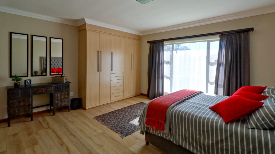 To Let 4 Bedroom Property for Rent in The Wilds Gauteng