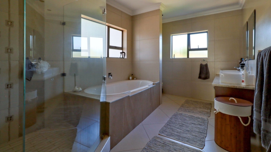 To Let 4 Bedroom Property for Rent in The Wilds Gauteng