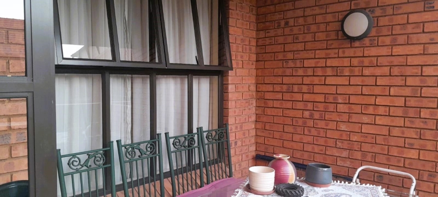 2 Bedroom Property for Sale in Newlands Gauteng