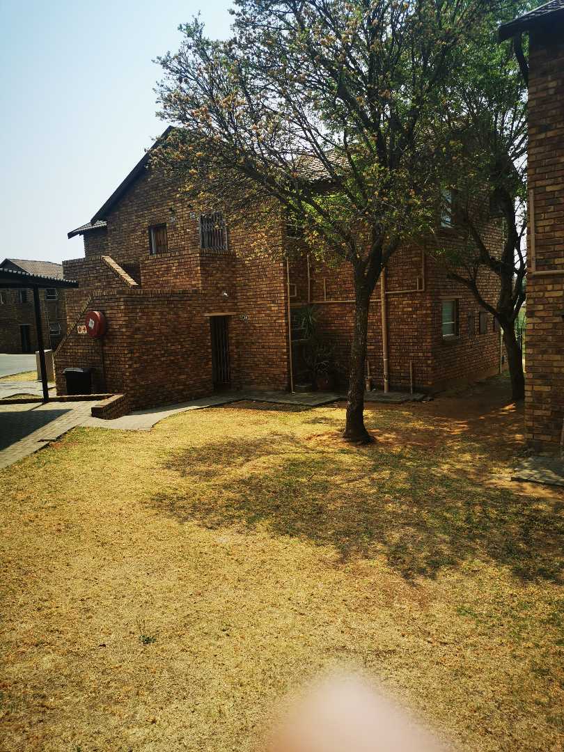 1 Bedroom Property for Sale in Wilgeheuwel Ext 3 Gauteng