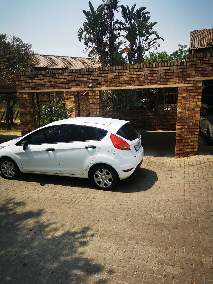 1 Bedroom Property for Sale in Wilgeheuwel Ext 3 Gauteng