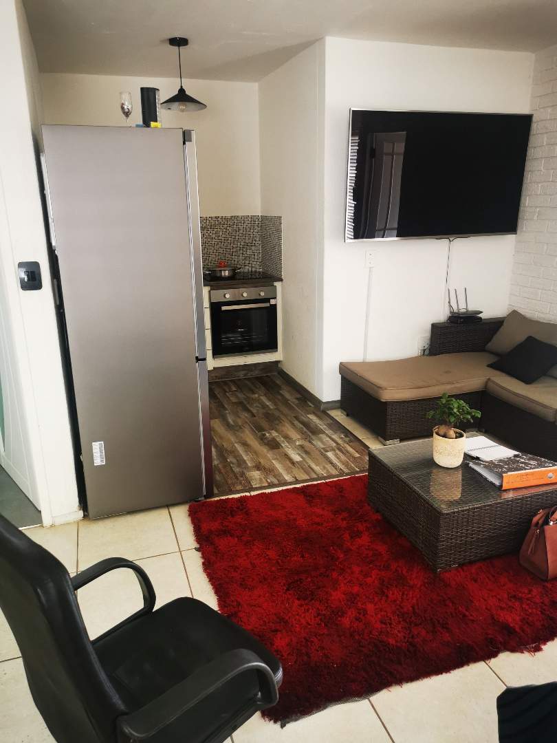 1 Bedroom Property for Sale in Wilgeheuwel Ext 3 Gauteng