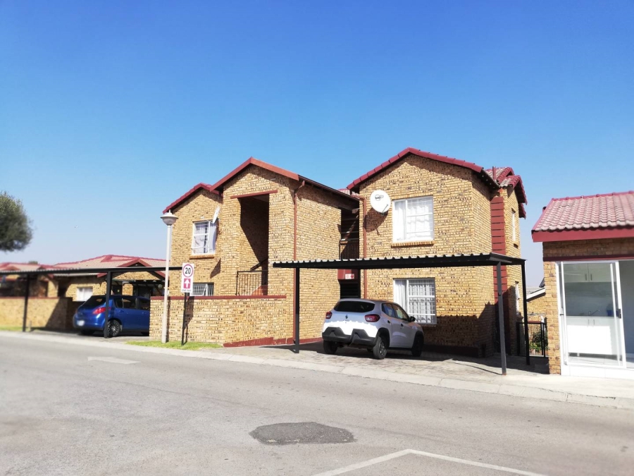 2 Bedroom Property for Sale in Honeypark Gauteng