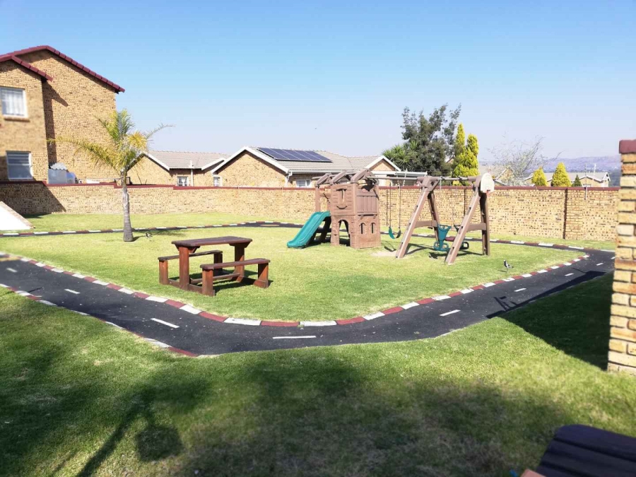 2 Bedroom Property for Sale in Honeypark Gauteng